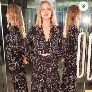 Abstract print 2-piece suit